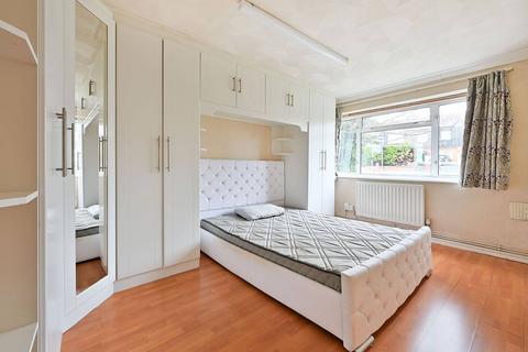 2 bedroom maisonette to rent, Malden Road, New Malden, KT3