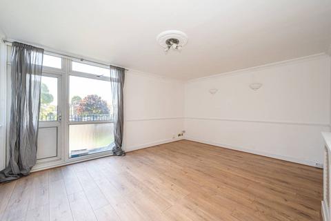 3 bedroom flat to rent, Tottenham Road, Islington, London, N1