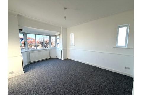 2 bedroom apartment to rent, The Drive, Westcliff-on-Sea, SS0