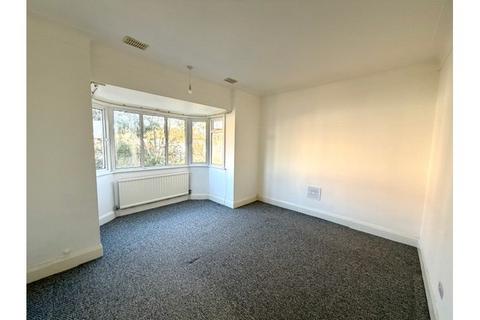 2 bedroom apartment to rent, The Drive, Westcliff-on-Sea, SS0