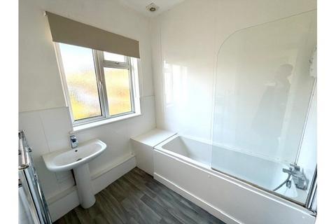 2 bedroom apartment to rent, The Drive, Westcliff-on-Sea, SS0