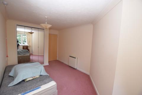 1 bedroom retirement property for sale, Willow Court, Ackender Road, Alton, Hampshire, GU34