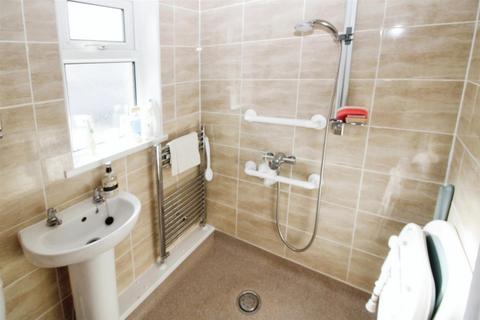 10 Leafield Way, Bradford, BD2 3RY