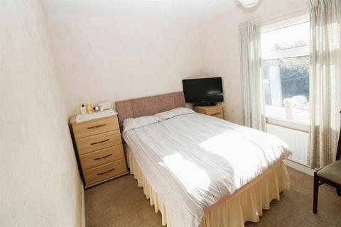 10 Leafield Way, Bradford, BD2 3RY