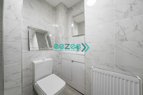 2 bedroom flat to rent, Flat D, 13-14 Star Street, London