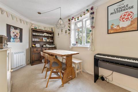2 bedroom flat for sale, The Courtyard, St. Botolphs Road, Worthing, West Sussex, BN11