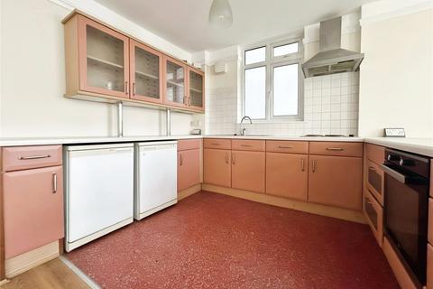 2 bedroom maisonette to rent, Bexley Road, Erith DA8