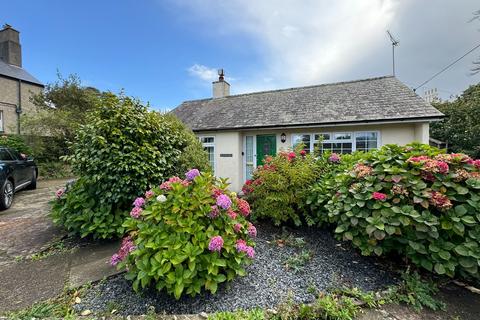 2 bedroom bungalow to rent, Nefyn, Pwllheli LL53