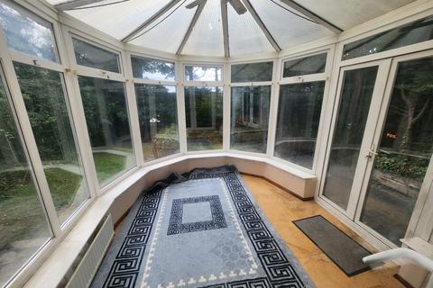 28 Colston Close, Bradford, BD8 0BN