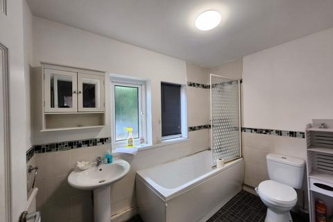 28 Colston Close, Bradford, BD8 0BN