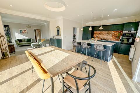 298 Ashingdon Road, Rochford, SS4 3DA