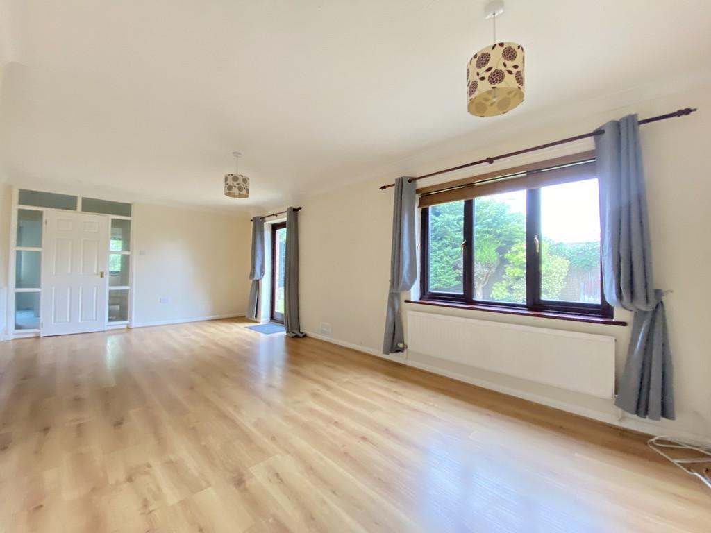 Sitting/Dining room