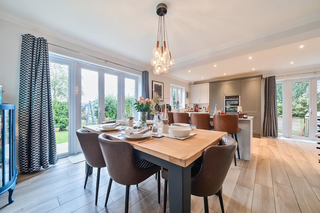 Sandford View, Newton Abbot, TQ12 2TG 5 bed detached house for sale £