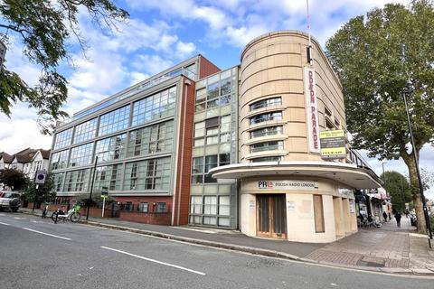 1b Harvard Road, Isleworth, TW7 4PA