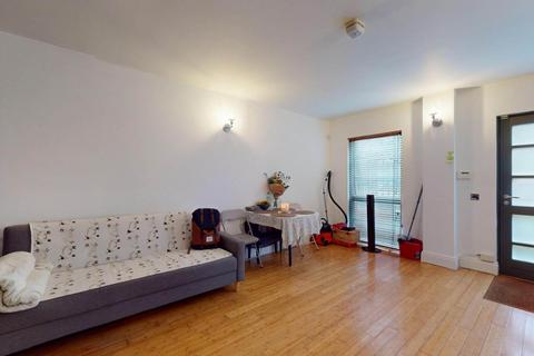 1b Harvard Road, Isleworth, TW7 4PA