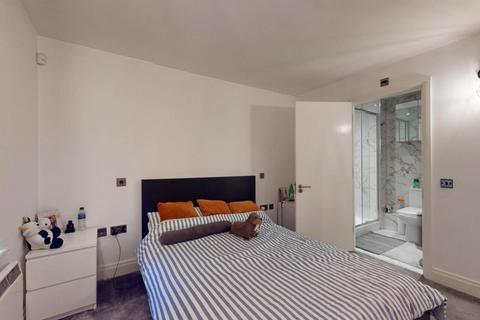 1b Harvard Road, Isleworth, TW7 4PA