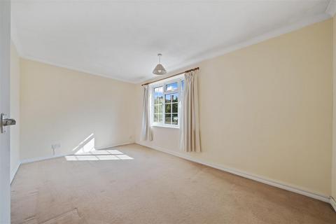 2 bedroom maisonette for sale, Epsom Road, Guildford