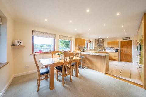 4 bedroom bungalow for sale, The Narth, Monmouth