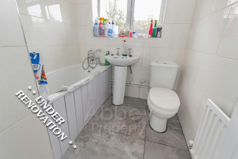 2 bedroom semi-detached bungalow to rent, Stanton Road - L&D Area - LU4 0BJ