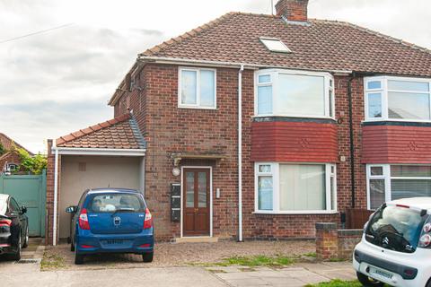 2 bedroom flat for sale, Cranbrook Road, York YO26