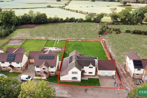 5 bedroom detached house for sale, Main Road, Minsterworth, Gloucester, Gloucestershire. GL2 8JH