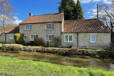 3 bedroom detached house for sale, Maltongate, Thornton-Le-Dale, Pickering