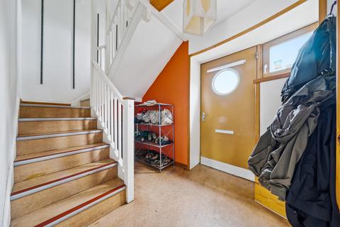 8 Helios Road, Wallington, SM6 7BZ