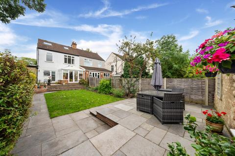 4 bedroom semi-detached house for sale, Demesne Road, Wallington