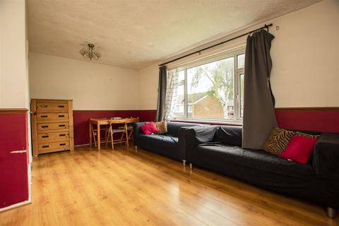 4 bedroom flat to rent, Hubert Croft, Birmingham B29