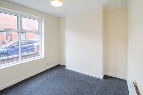 2 bedroom terraced house to rent, 120 Queensgate, Bolton, BL1 4DZ