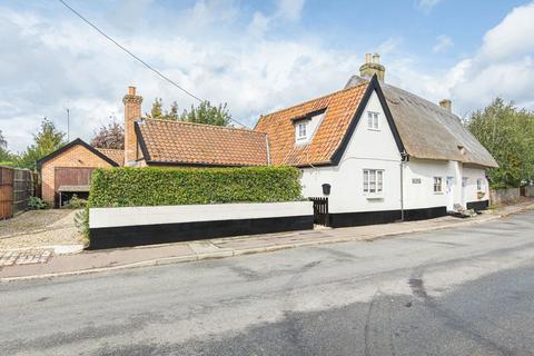 4 bedroom semi-detached house for sale, Chain Free in Great Hockham