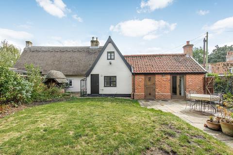 4 bedroom semi-detached house for sale, Chain Free in Great Hockham