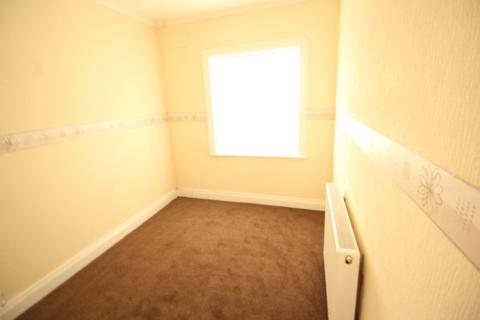 3 bedroom flat to rent, Armstrong Road, Benwell NE4