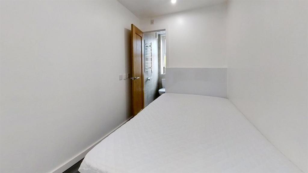 47-Exeter-Road-Bedro