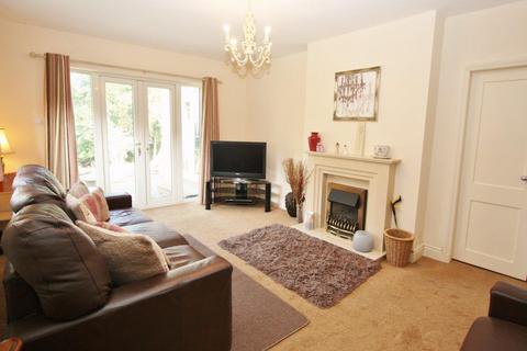 2 bedroom detached bungalow to rent, Brookwood Close, Walton, Warrington