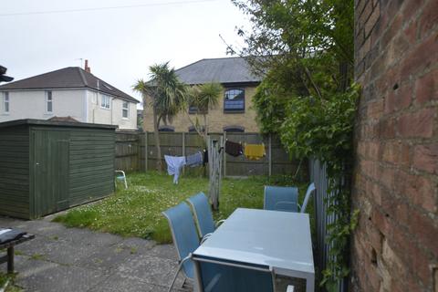 1 bedroom in a house share to rent, Ashley Road, Poole, Dorset, BH14