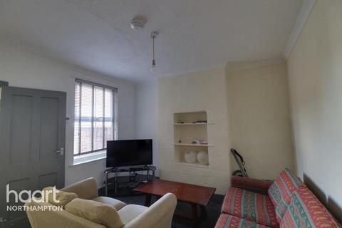 1 bedroom in a house share to rent, Ashburnham Road, Northampton