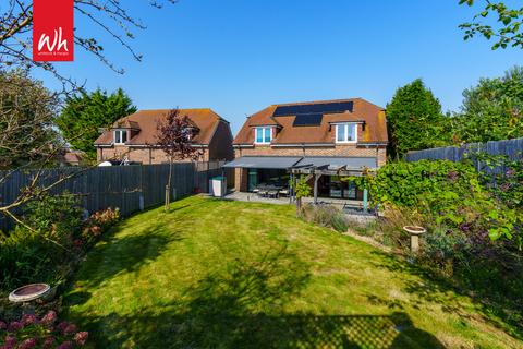 4 bedroom detached house to rent, Northease Close, Hove