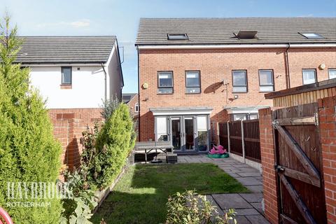 4 bedroom terraced house for sale, Oak Dene Way, Waverley