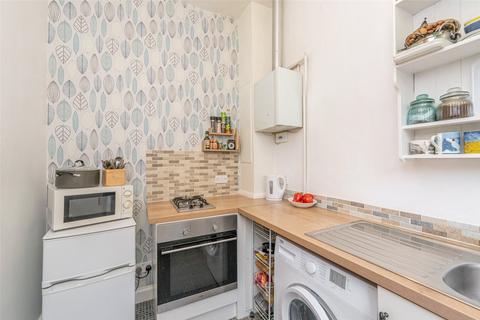 13/4 Brunswick Road, Edinburgh, EH7 5NQ