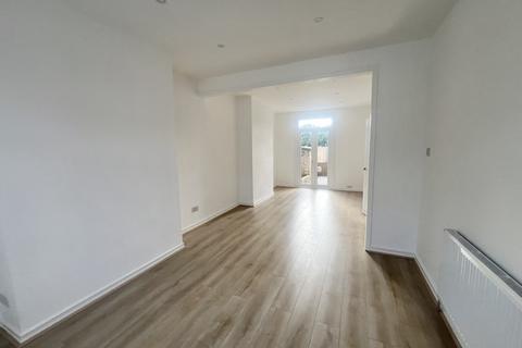 3 bedroom house for sale, Essex Road, Barking IG11