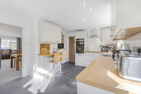 4 Elm Drive, Garsington, Oxford, OX44 9AG