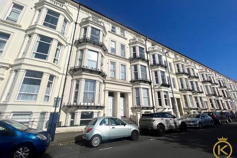 2 bedroom flat to rent, Western Parade, Southsea