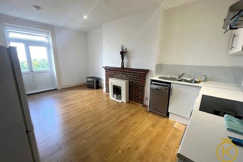 2 bedroom flat to rent, Western Parade, Southsea