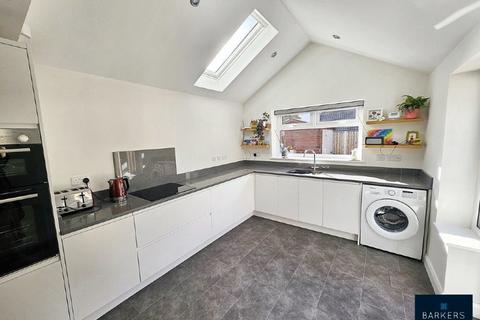 2 bedroom semi-detached bungalow for sale, Hollinbank Lane, Heckmondwike