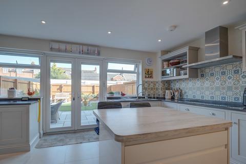 4 bedroom semi-detached house for sale, Candlers Yard, Suffolk IP11