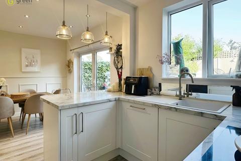 37 Elizabeth Road, Sutton Coldfield, B73 5AR