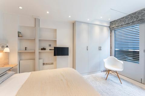 5 bedroom barn conversion to rent, Vernon Yard, Notting Hill, London