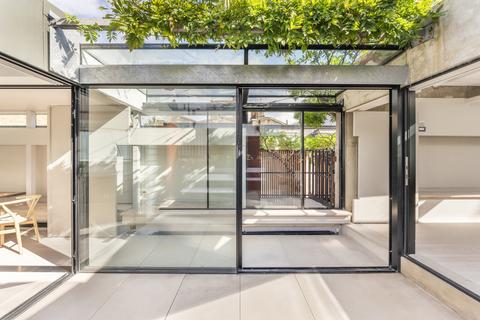 5 bedroom barn conversion to rent, Vernon Yard, London