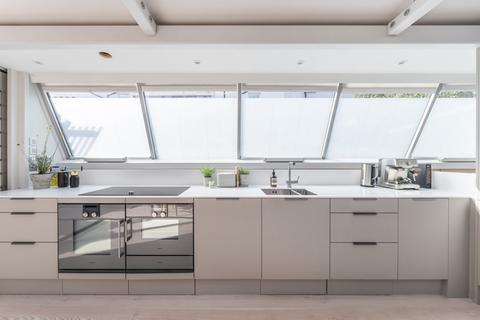 5 bedroom barn conversion to rent, Vernon Yard, London